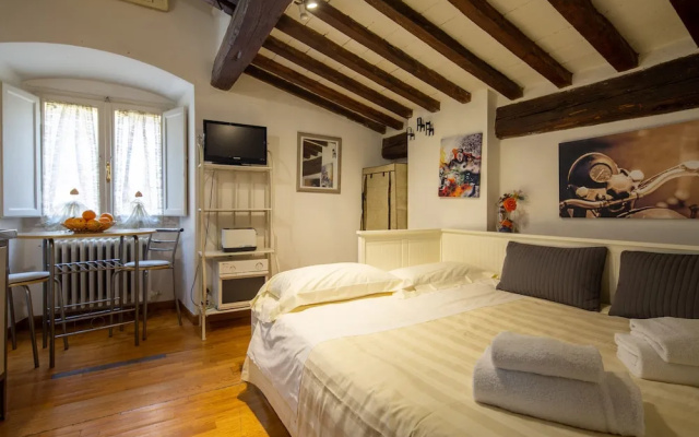 Santa Trinita Suite A