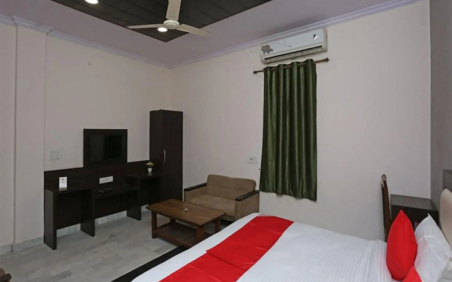 Hotel Maharana Palace