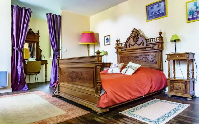 Villa With 7 Bedrooms in Saint-laurent-des-hommes, With Private Pool,