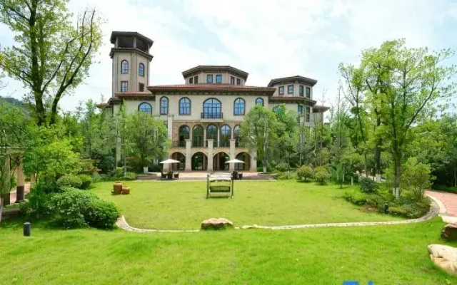 Huitang Yiqi Bieyuan Hot Spring Holiday Villa