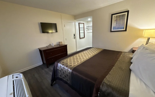 James River Inn & Suites