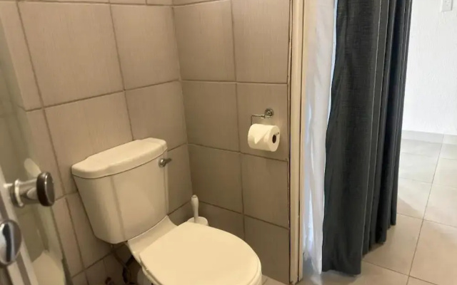 Room-busa House Self-catering Guest Hous