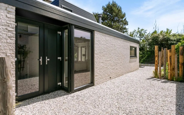 Stylish Holiday Home in Ouddorp near Beach