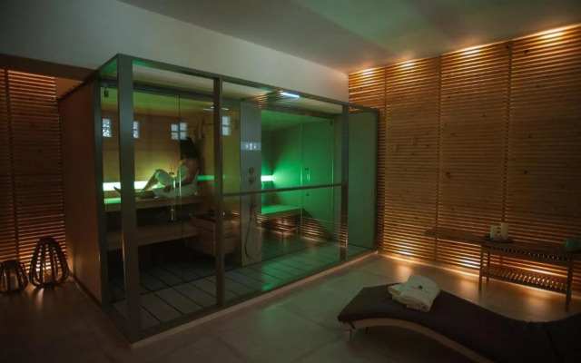 Luna Minoica Suites & Apartments