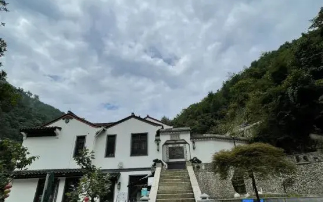 Luoman Shijia Homestay