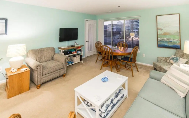 28th St Condo 304