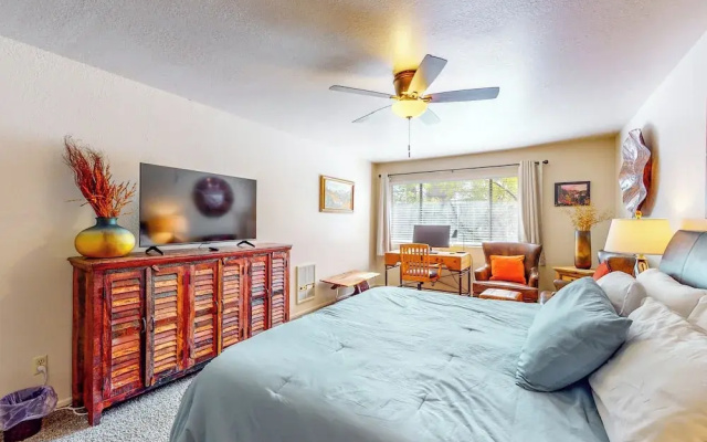 3BR Condo w/ Fire Pit & Full Kitchen