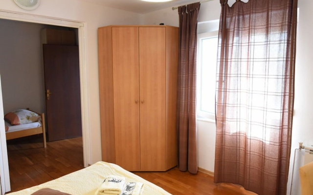 Apartments Ema