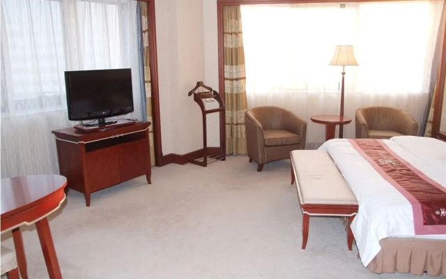 Golden Ocean Hotel