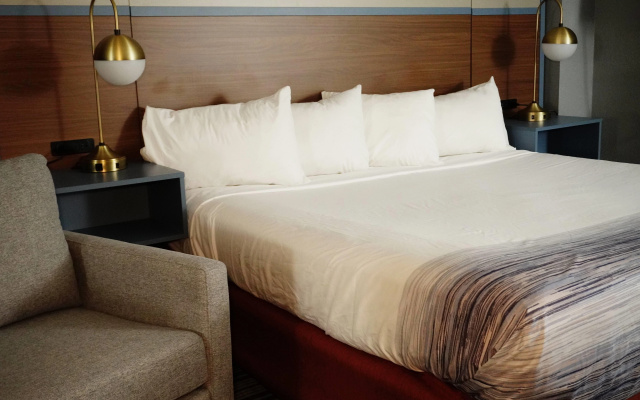 AmericInn by Wyndham Forest Lake