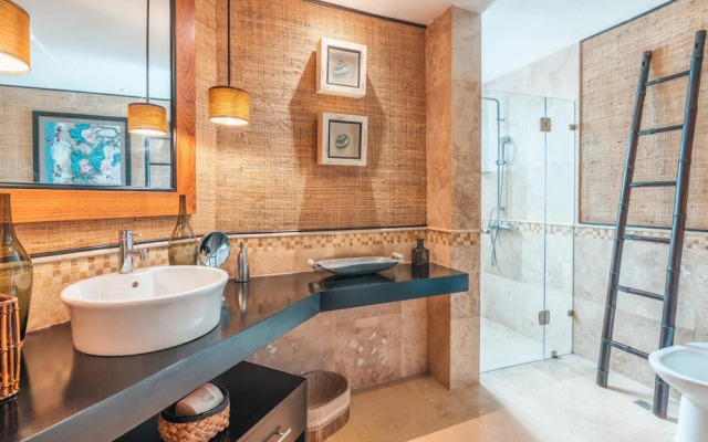 Penthouse w Jacuzzi and Ocean View Puerto Bahia