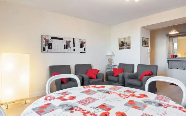Modern & Spacious Apartment in Downtown Bayeux