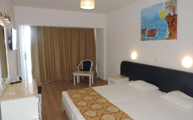 Corfu Hotel