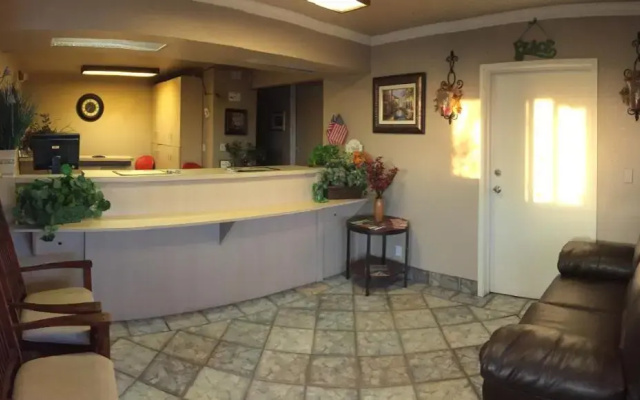 Hilltop Inn Suites