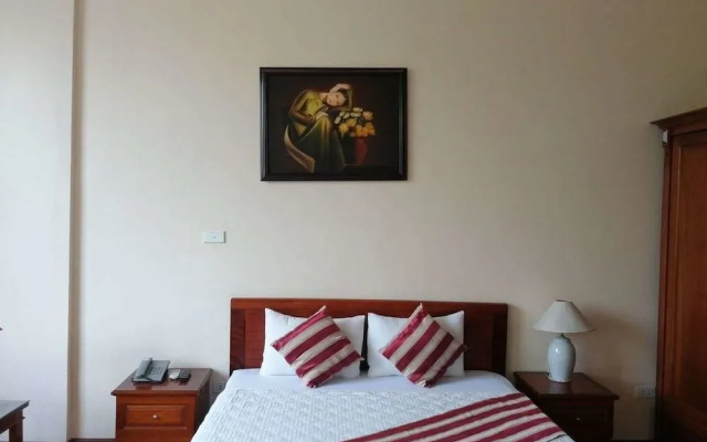 Clover Hotel