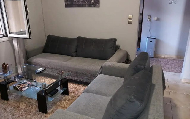 Airport's Close, Cozy Flat for 6 Persons