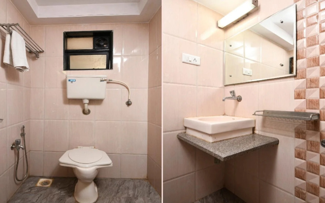 Shree Krishna Palace by OYO Rooms