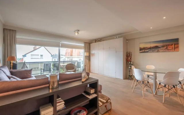 Apartment in Duinbergen Near Sailing School
