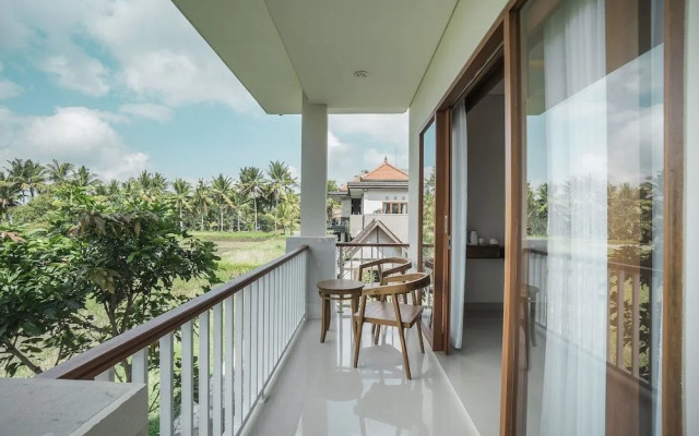 Putih DCarik Ubud