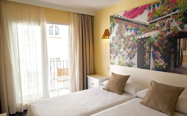 Playa Miguel Beach Club & Aparthotel