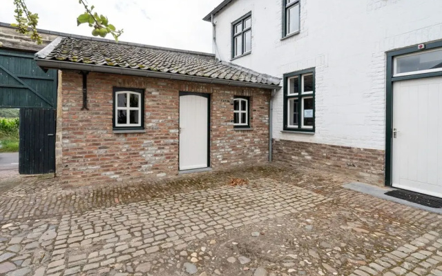 Cozy Farmhouse in Bemelen With Terrace