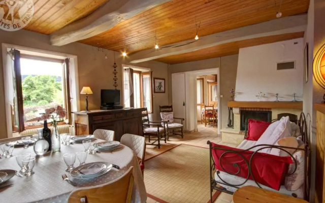 Gîte Belmont-de-la-Loire, 4 pièces, 8 personnes - FR-1-496-32