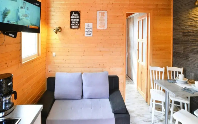 Single-story, Year-round Holiday Home