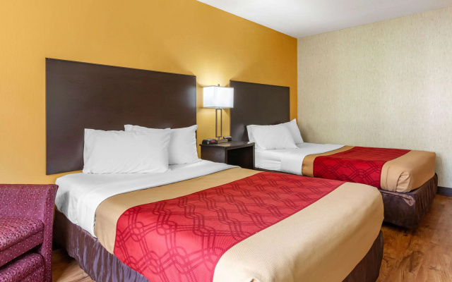 Econo Lodge Wausau - Rothschild