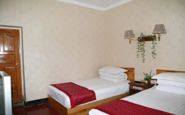 Wolong Inn