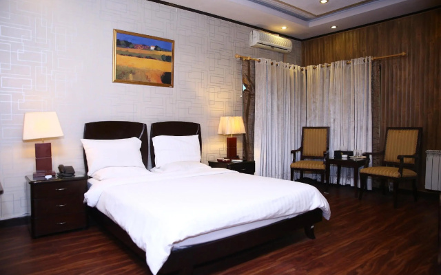 Safari Club 2 Bahria Town