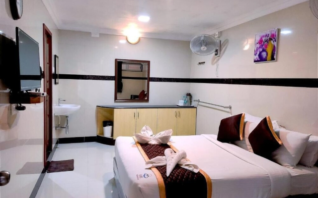 Hotel Gvs Residency