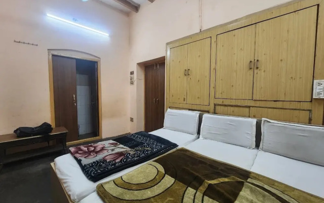 Hotel Jannat Palace Near Jama Masjid