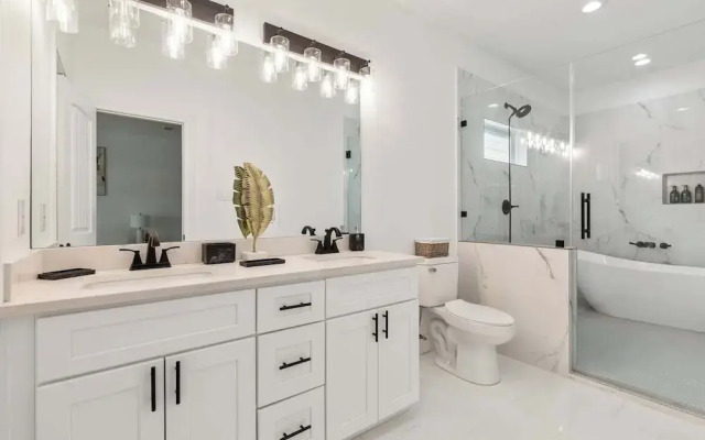 Modern 3BR Family Retreat in Downtown Houston
