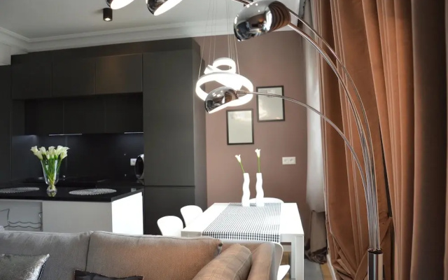 Platinum Apartment by PLA