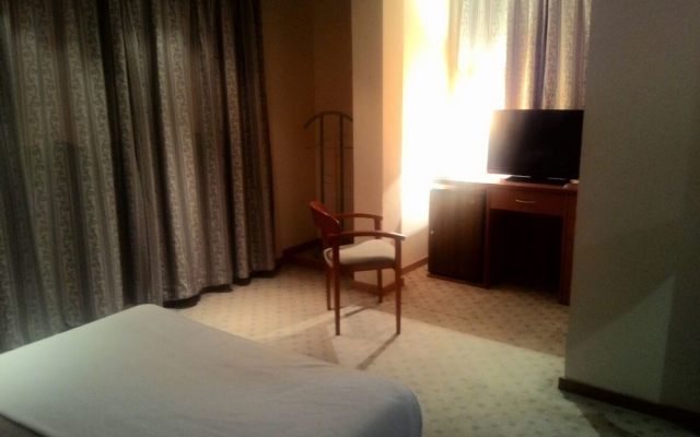 Golden Park Hotel