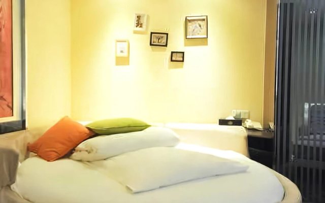 Answer Roof Garden Hotel (Sichuan University Wangjiang Campus Jiuyan Bridge)