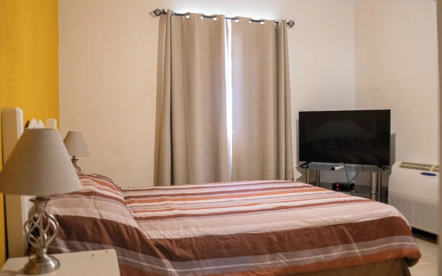Apartment With Pool Near Golf Course And Oistins