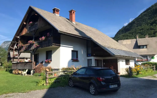 Apartment and room Mateja Kovačič