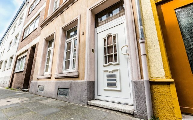 Отель Ferienwohnung Köln-altstadt-nord Кёльн вид на фасад