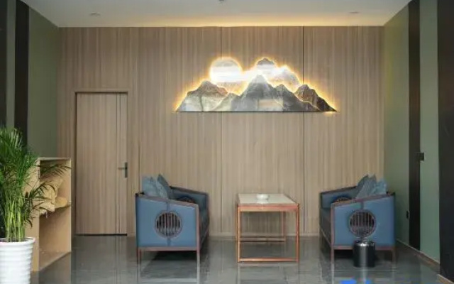 Shehong Mingke Grand Hotel (Ziyun Park)