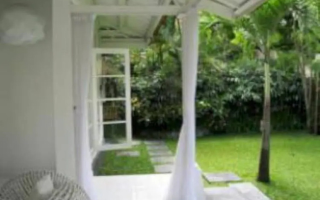 Villa Rumah Putih