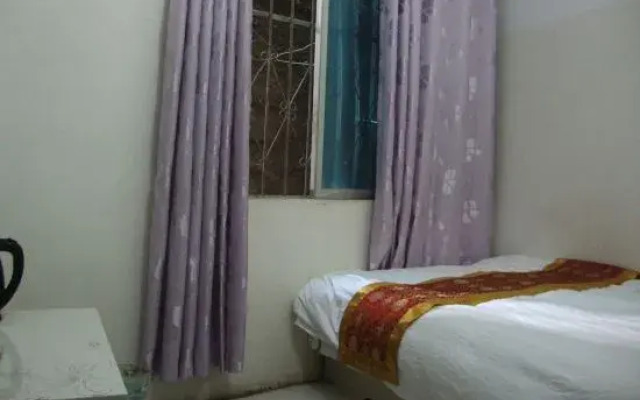 Luodian Hongyi Hotel
