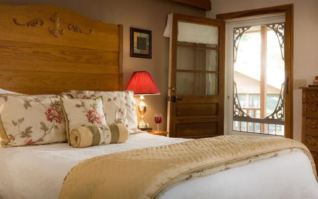 The White Oak Inn