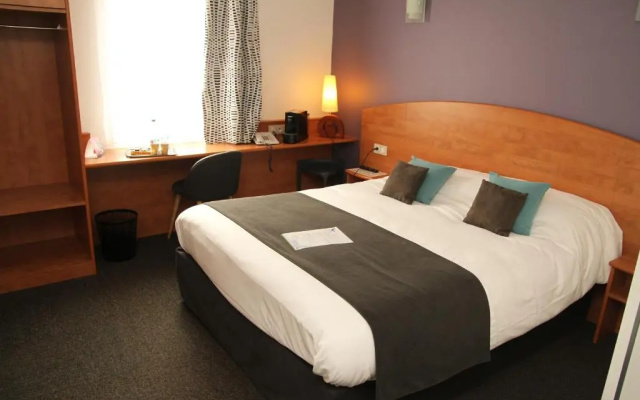 Brit Hotel Bressuire (formerly Plume Hotel)