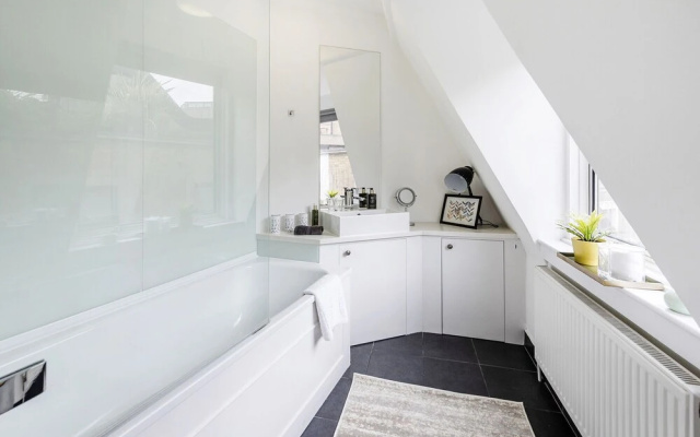 Design Luxury House for Large Groups