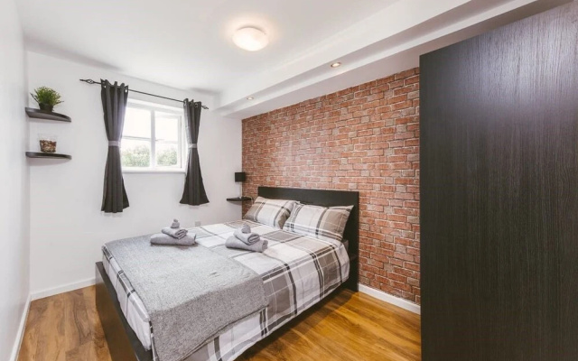 Stratford Apartment