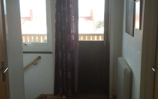 RIBO Apartment Triangel