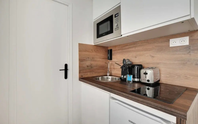 Modern Apartment in Hotel Residence