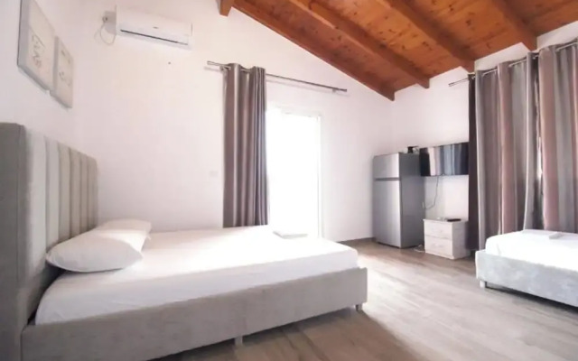 Sunny Villa