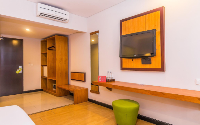 ZEN Rooms Kuta Beach Poppies Lane